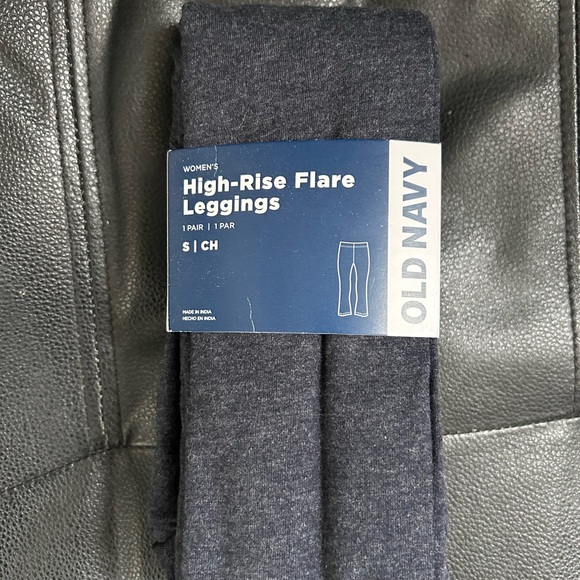 Old Navy Pants - NWT Old Navy Charcoal Gray High Rise FLARE Leggings size Small